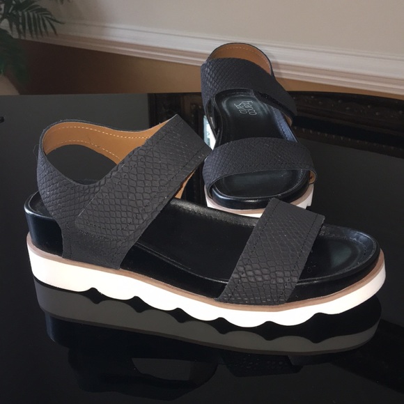 Franco Sarto Shoes - ⭐️HOST PICK⭐️ Wedge Sandal Franco Sarto Shoes - ⭐️HOST PICK⭐️ Wedge Sandal
